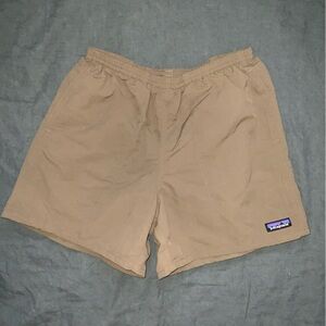 patagonia baggies brown green khaki M pockets
